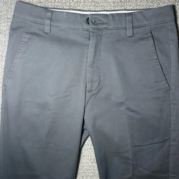 Men's Dockers Grey Pants - Picture 2 of 4